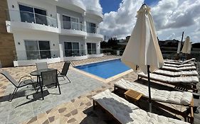 Arf Apartments - With Jacuzzi At The Complex
